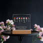Personalisierbare Acryltafel mit Holzsockel und LED, gestaltet mit dem Schriftzug „Omas Garten“, individuellen Namen, Geburtsblumen und liebevollen Texten. Perfekt als Geschenkidee für Mama oder Oma zu Geburtstag, Weihnachten oder Muttertag.
Mama Geburtstagsgeschenk,
Geschenke für Mama,
Oma Geschenkideen,
Omas Enkel,
Geschenkidee für Oma von Enkel,
Omas Garten,
Geburtsmonat Blume,
Geschenk Mutter,
Geschenk 60 Geburtstag Frau,
Muttertagsgeschenk 2025,
Geschenk für Oma,
Oma Weihnachtsgeschenk.