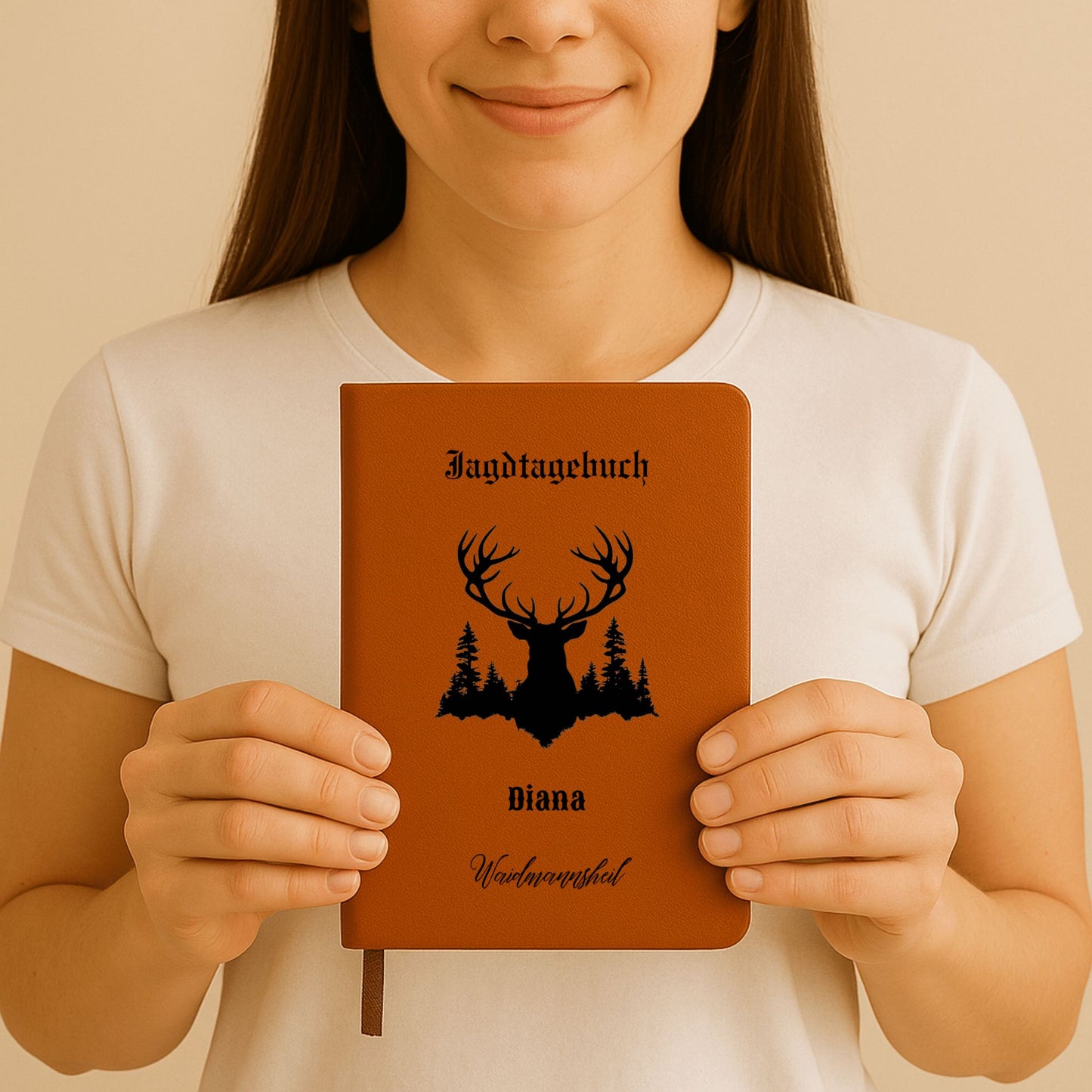 Jagdtagebuch "Weidmannsheil" aus veganem Leder mit 200 linierten Seiten, elastischem Verschlussband und Lesezeichen. Personalisierbar mit Deinem Namen. Perfekt für Jagderlebnisse und Erinnerungen – nachhaltig, hochwertig und handlich im A5-Format.