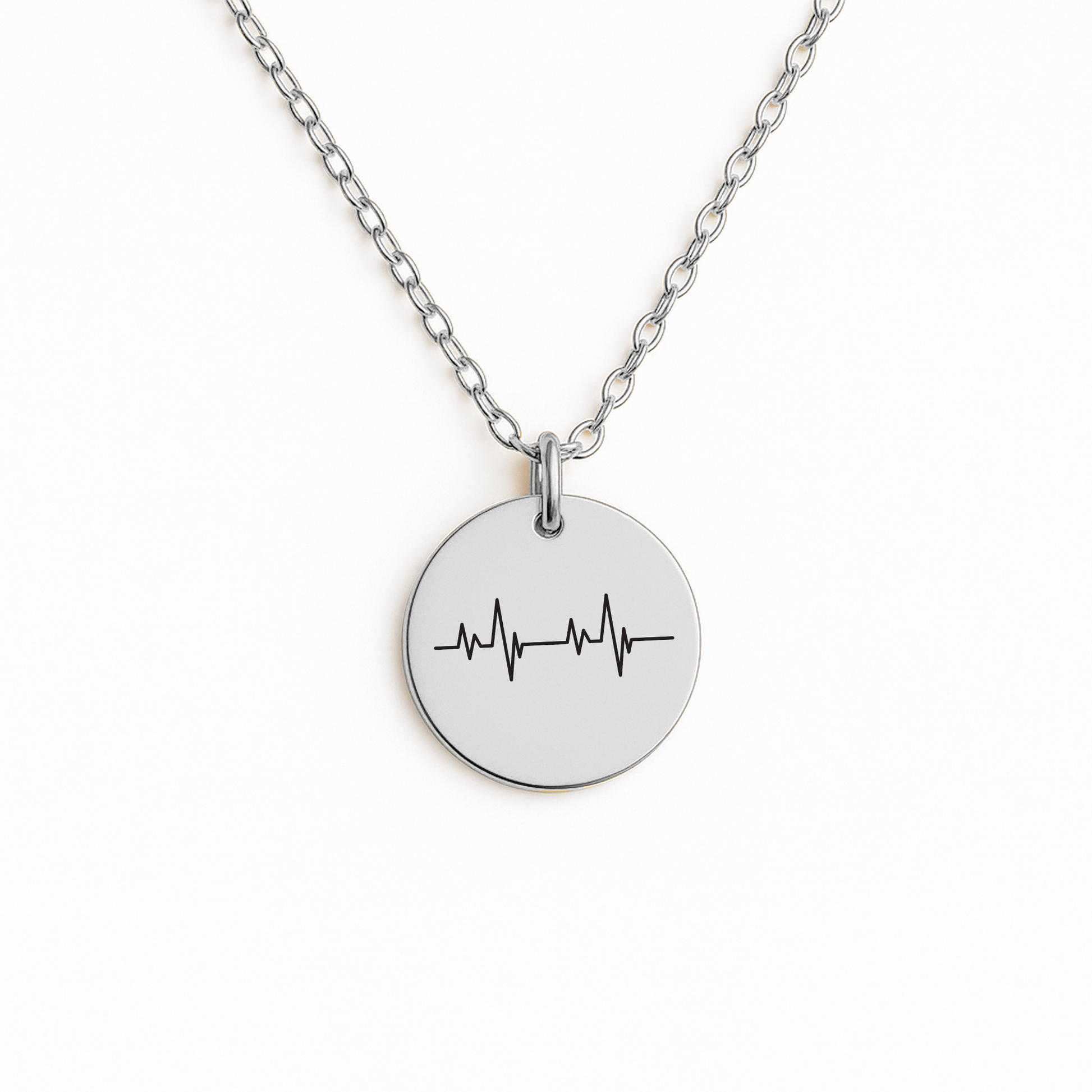 Personalisierte Herzschlag Kette mit Anhänger in Form eines Herzschlags, präsentiert in eleganter schwarzer Schmuckbox. Ideal als Geschenk zur Versöhnung für Partner, Freundin oder Ehefrau.