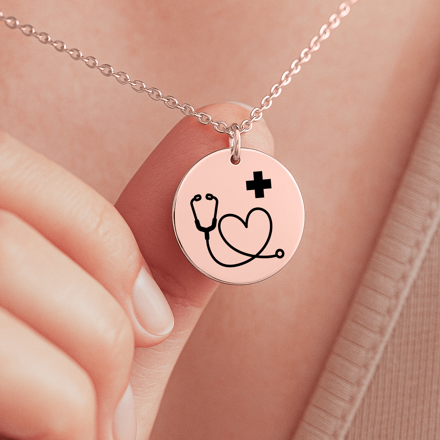 Personalisierte Pflege-Anhänger-Halskette aus Edelstahl - Stethoskop & Herz – Geschenk für Krankenschwester, Pflegerin oder Pfleger