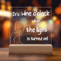 Wein Geschenk Acrylbild 'It's wine o'clock when the light is turned on!', Premium-Acryl mit Druck, stilvolle Tischlampe, Geschenkidee