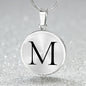 Buchstaben Halskette, kleine Buchstaben kette, Buchstabe M Halskette, Initialen Halskette 18K Gold, kleine Monogramm Halskette mit Gravur