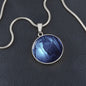 Edle Halskette mit Gravur und Rabe Anhänger - Wikinger-Schmuck mit individuellem Touch
