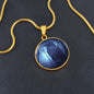 Edle Halskette mit Gravur und Rabe Anhänger - Wikinger-Schmuck mit individuellem Touch