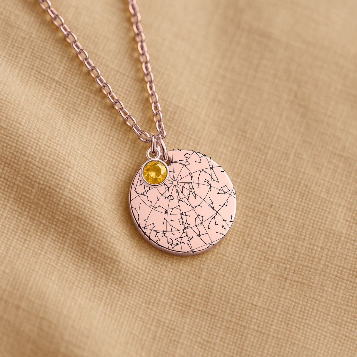 Personalisierte Sternenhimmel Karte-Halskette für Enkeltochter von Oma & Opa: Anhänger 20 mm Durchmesser & optional 9 x 6 mm Geburtssteinahänger, hochwertiger Edelstahl Silber, 18K vergoldet, Roségold-Überzug, Gravur mit Sternen Karte vom Tag der Geburt der Enkelin. Rückseite optional mit Gravur (50 Zeichen). 45 cm Kette + 5 cm, hypoallergen & anlaufbeständig. In eleganter Schmuck-Geschenkbox mit Satinbett und Grußkarte, Geschenk zur Taufe, Geburtstag, Konfirmation, Schulabschluss, Weihnachten.