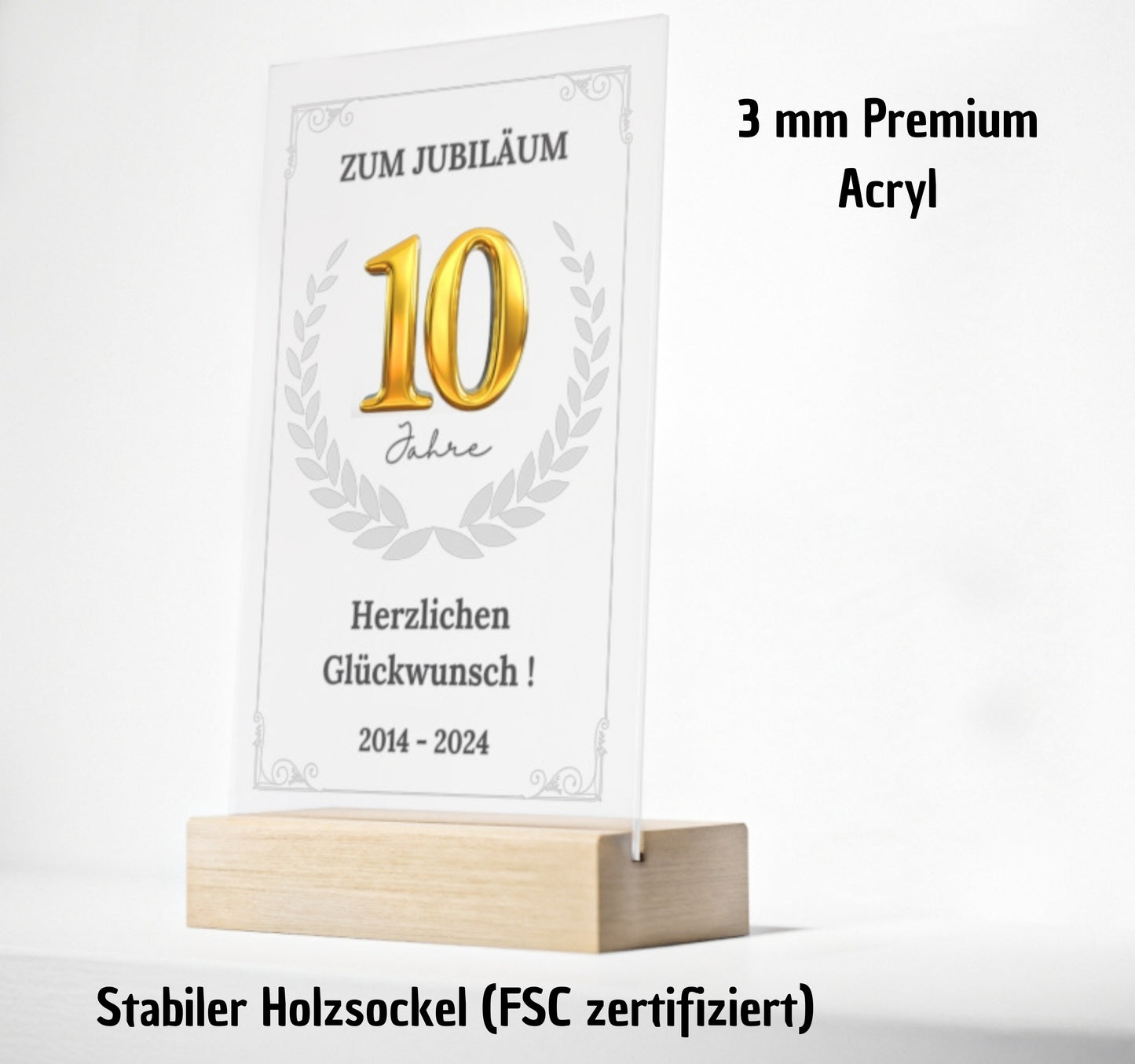 Personalisierte Acryltafel zum Firmen- oder Mitarbeiterjubiläum (10, 25 oder 50 Jahre) auf FSC-zertifiziertem Buchenholzsockel. Mit goldener Zahl, Lorbeerkranz und optionaler LED-Beleuchtung in Größe L. Ideal als Geschenk für langjährige Betriebszugehörigkeit.