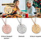Personalisierte Sternenhimmel Kette zur Weihnacht für Mama, mit Anhänger, der den Himmel nach Ort und Datum zeigt, präsentiert in eleganter schwarzer Schmuckbox mit roter Weihnachtskarte. Ideal als emotionales Geschenk zu Weihnachten.
