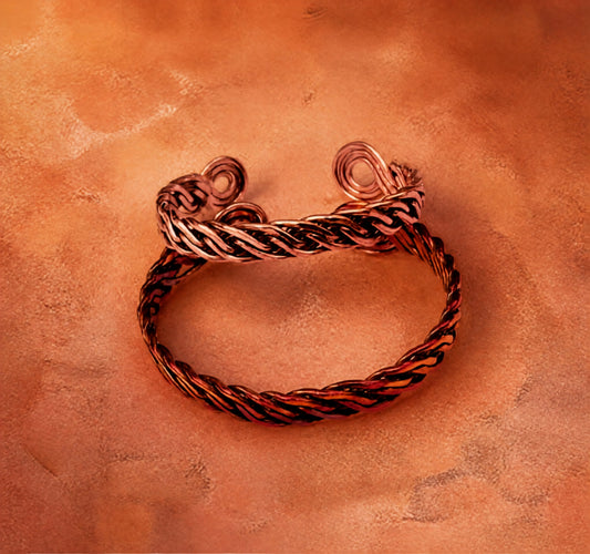 Handgefertigtes Kupferarmband Damen – verstellbarer offener Kupferarmreif aus reinem massivem Kupfer, anpassbarer Boho Hippie Schmuck, Energiearmband Heilarmband spiritueller Kupferschmuck für Frauen, warmer natürlicher Kupferarmreif mit lebendiger Energie, leichte vorübergehende Hautverfärbung durch echtes Kupfer möglich, handgearbeitet und biegsam