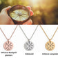 Personalisierte Vegvisir-Halskette aus 18-karätig vergoldetem Edelstahl, inkl. schwarzer Geschenkbox mit romantischer Botschaft an eine „Schildmaid“. Der runde Anhänger zeigt das nordische Vegvisir-Symbol – Sinnbild für Schutz und Orientierung. Die Kette umschließt den Anhänger stilvoll. Die Message unterstreicht Liebe, Stärke und gemeinsame Wege. Ein ideales Geschenk für starke Frauen, die nordische Mythologie lieben – perfekt zum Geburtstag, Jahrestag oder als Zeichen tiefer Verbundenheit.