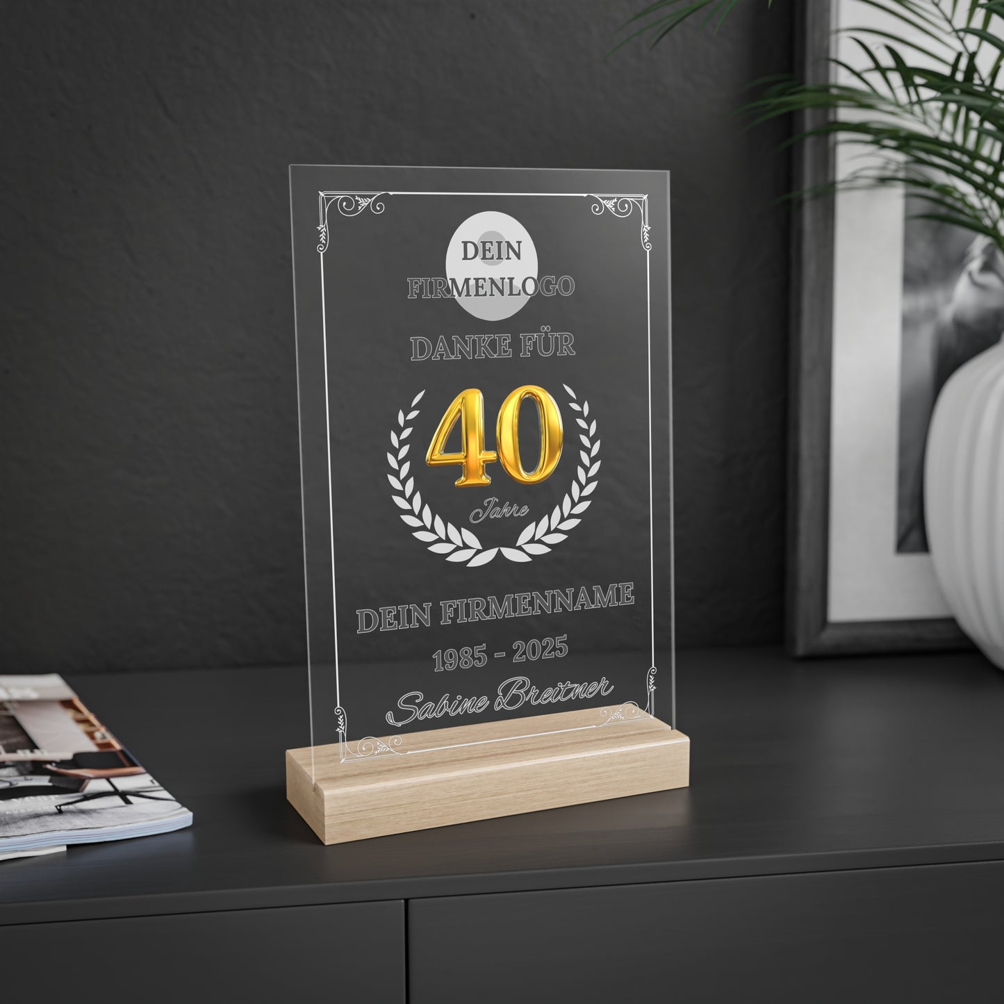Personalisierte Acryl-Tafel als exklusives Weihnachtsgeschenk für Kollegen oder als Team Geschenk. Perfekt als Mitarbeiter Geschenk zum 10-jährigen Firmenjubiläum oder 25 Jahre Jubiläum. Ein einzigartiges Jubiläum Geschenk für das beste Team der Welt – ideal für Geschenke für Kollegen zum Jahrestag oder Firmenjubiläum. Hochwertige Acrylglasbilder als besonderes Jubiläum Firma Präsent oder kreativer Fußball Pokal.
