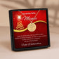 Personalisierte Sternenhimmel Kette zur Weihnacht für Mama, mit Anhänger, der den Himmel nach Ort und Datum zeigt, präsentiert in eleganter schwarzer Schmuckbox mit roter Weihnachtskarte. Ideal als emotionales Geschenk zu Weihnachten.