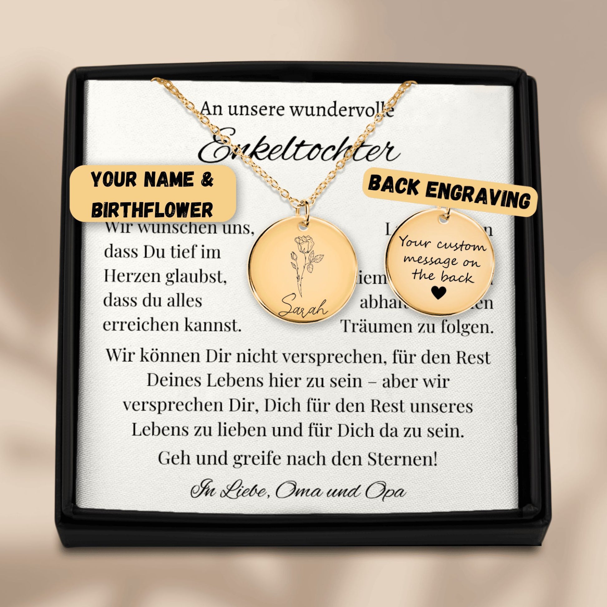 Personalisierte Geburtsblumen-Halskette für Enkeltochter von Oma & Opa: runder Anhänger 20 mm Durchmesser aus hochwertigem Edelstahl in Silber, 18K Gold- oder Roségold-Beschichtung, graviert mit zarter Geburtsblume und dem Namen der Enkelin. Rückseite optional mit Gravur (z. B. ‚In Liebe, Oma & Opa‘). 45 cm Kette + 5 cm, hypoallergen & anlaufbeständig. Präsentiert in eleganter Schmuck-Geschenkbox mit Satinbett und Grußkarte, Geschenk zur Taufe, Geburtstag, Konfirmation, Schulabschluss.