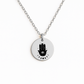 Personalisierte Hamsa Kette mit Anhänger mit Gravur einer Hand mit Auge, präsentiert in eleganter schwarzer Schmuckbox. Ideal als Geschenk für geliebte Menschen mit Schutz-Botschaft.