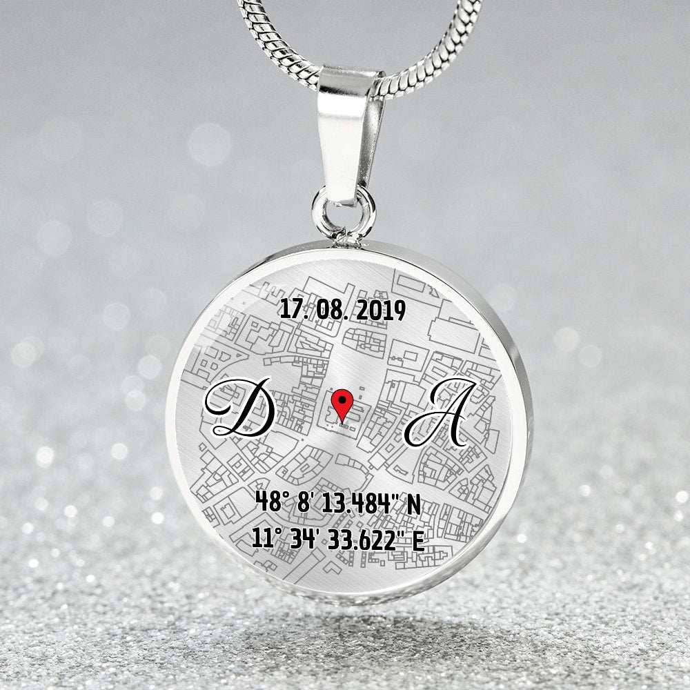 Personalisierte Karte Halskette | Hochzeitstag Geschenk | Geschenk für Sie und Ihn | Koordinatenschmuck | Halskette mit Anhänger