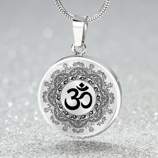 Yogakette mit Mandala & Om Symbol | Yoga Halskette für Frauen | Yoga Schmuck mit Gravur | Perfektes Geschenk für Yoga Anfänger und Lehrer