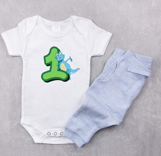 1. Geburtstag Outfit - Dino Geburtstagsbody - Baby Bodysuit-1 Jahr,1.geburtstag,baby,blauer dino,dino,dinofan,dinosaurier,geburtstag,geburtstagsoutfit,geschenkidee,gruen,jungen,kleinkind,kurzarmbody,mädchen,süßer kurzarmbody