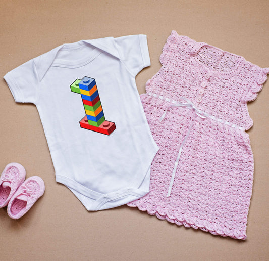 Bausteine 1. Geburtstag Outfit Blockbaustein Organic Baby Bodysuite-1.Geburtstag,baby,Blockbausteine,Duplo,ein jahr alt,einjährig 1 Jahr,erster Geburtstag,Geburtstagsgeschenk,geburtstagsoutfit,jungen,kein baby mehr,kleinkind,Klemmbausteine,Lego,mädchen,Stapelsteine,unisex