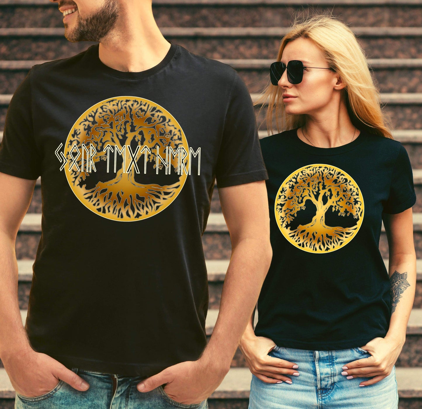 Yggdrasil Wikinger Lebensbaum Rune Odin Thor Nordische Mythologie-baum des lebens,germanische runen,Gothic Shirt,Heidnisch,keltische runen,mythologie,nordische runen,nordische sage,oben wie unten,Rune,runen,Runenschrift,sohn des odin,thor,TShirt mit Lebensbaum,wikinger,Wikinger Outfit,yggdrasil