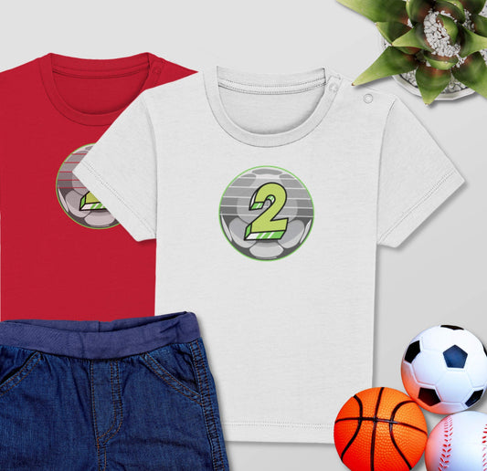 2. Geburtstag Outfit - Fußball - Kids Premium Shirt-2 Jahre,2.Geburtstag,fußball,fußballer,geburtstag,geburtstagsgeschenk,geburtstagsoutfit,Geschenk,geschenkidee,jungen,kleinkind,mädchen,perfekte grafik,rasenballsprot,trendy,unisex,wunderschönes Design,zwei Jahre alt,zweijährig,zweiter Geburtstag