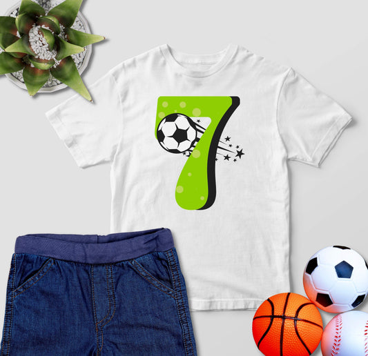 7. Geburtstag Outfit - Fußball - Kids Premium Shirt-7 Jahre,7.Geburtstag,fußball,fußballer,geburtstag,geburtstagsgeschenk,geburtstagsoutfit,Geschenk,geschenkidee,jungen,kind,mädchen,perfekte grafik,rasenballsprot,sieben Jahre alt,siebenjährig,siebenter Geburtstag,trendy,unisex,wunderschönes Design